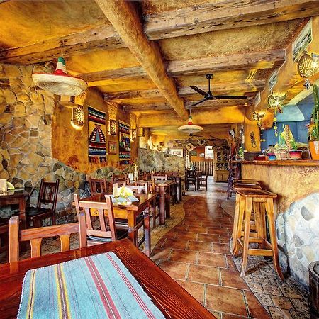 サノク Xavito Bed & Breakfast エクステリア 写真